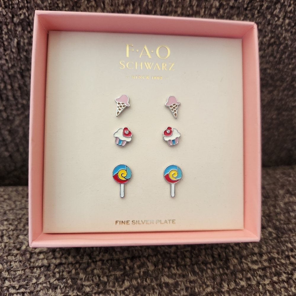 FAO Schwarz Summer Earrings Set Of 3 Pairs New In Box Ice Cream Cupcake Lollipop